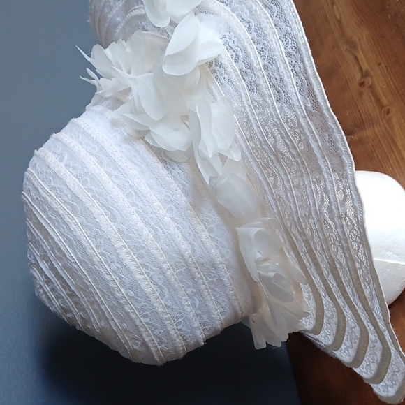 Hat - Picture 2 of 16